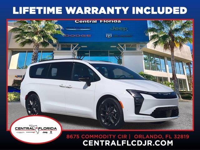 2027 Chrysler Pacifica Limited's photo