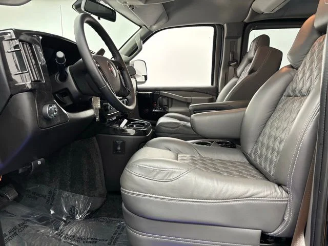 Used 2025 Onyx Black GMC Explorer Limited SE image 19