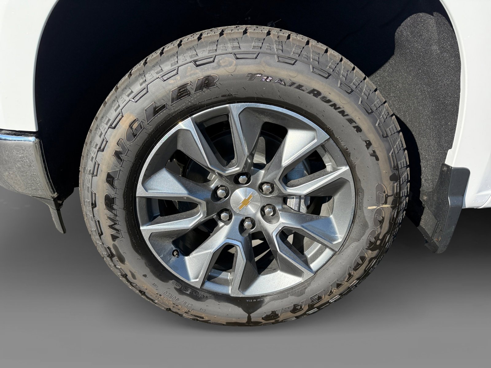 2025 Chevrolet Silverado 1500 LT - Photo 9