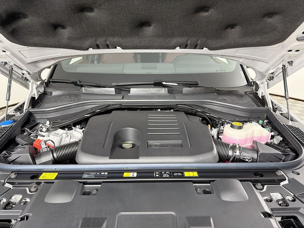 New 2026 Borasco Grey Metallic Land Rover Dynamic SE image 32