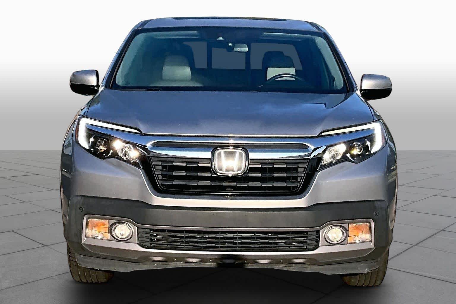 Certified Used 2019 Lunar Silver Metallic Honda RTL-E image 4
