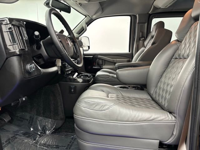 Used 2025 Onyx Black GMC Explorer Limited SE image 19