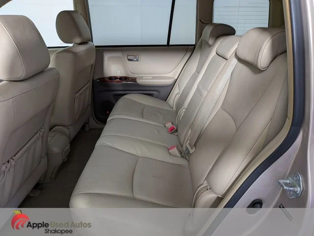 Used 2006 Gold Toyota Limited image 37