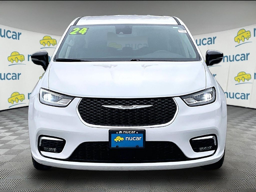 Used 2024 Bright White Clearcoat Chrysler Select image 2
