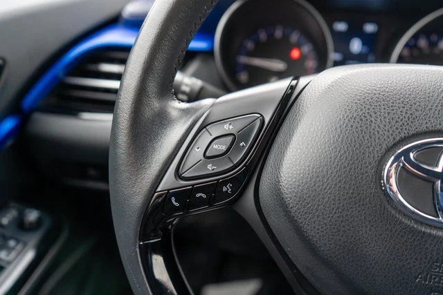 2022 Toyota C-HR XLE - Photo 13