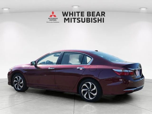 Used 2016 Basque Red Pearl II Honda EX-L image 4