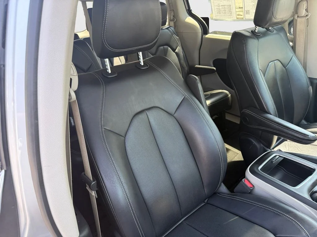 Used 2024 Silver Chrysler Touring L image 25