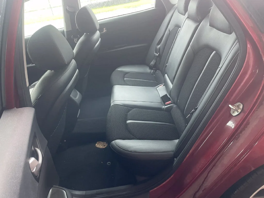 Used 2019 Red Kia S image 9
