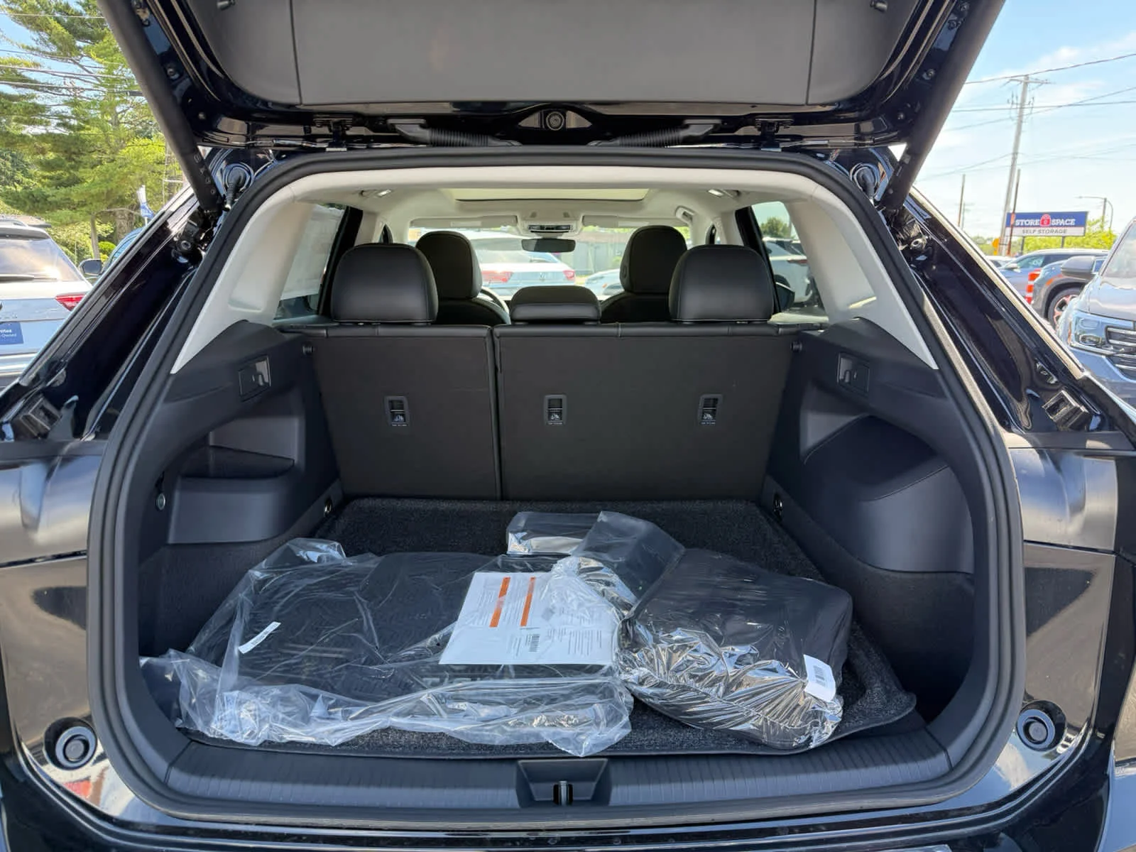 New 2026 Deep Black Pearl Volkswagen SE image 13