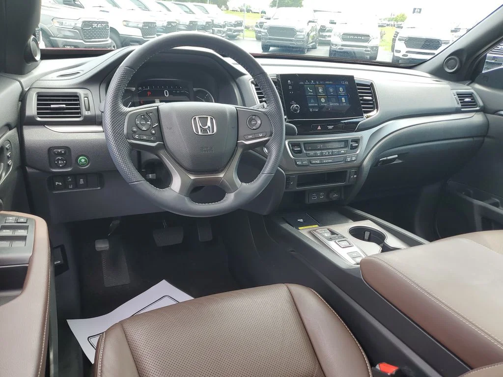 Used 2024  Honda EX-L image 10