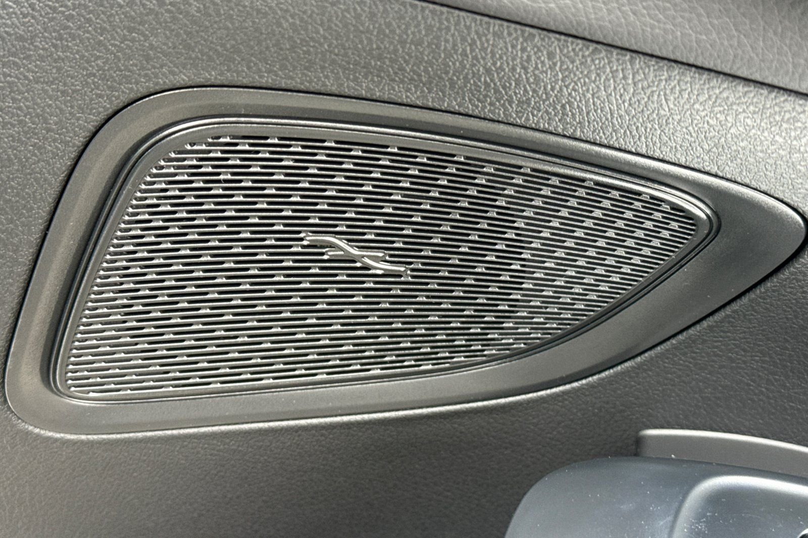 New 2026 Selenite Grey Metallic Mercedes-Benz C 300 image 4