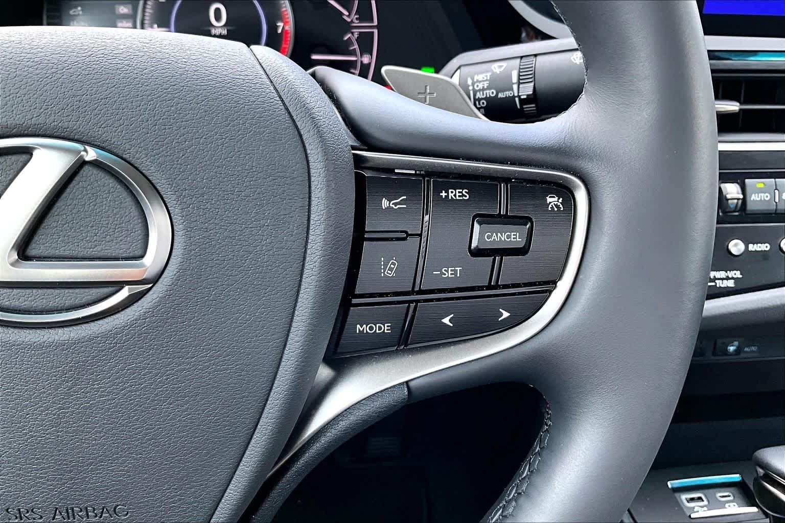 Used 2025 Eminent White Pearl Lexus  image 23
