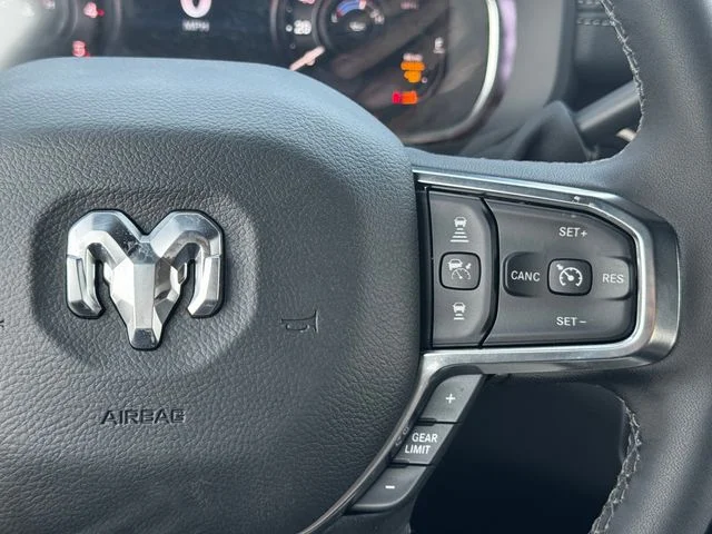 New 2026 Diamond Black Crystal Pearl-Coat Exterior Paint RAM LARAMIE image 26