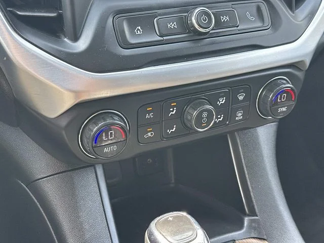 Used 2019 Red GMC SLE-1 image 29