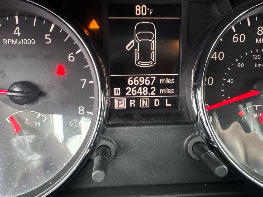 Used 2011 Silver Nissan SV image 3