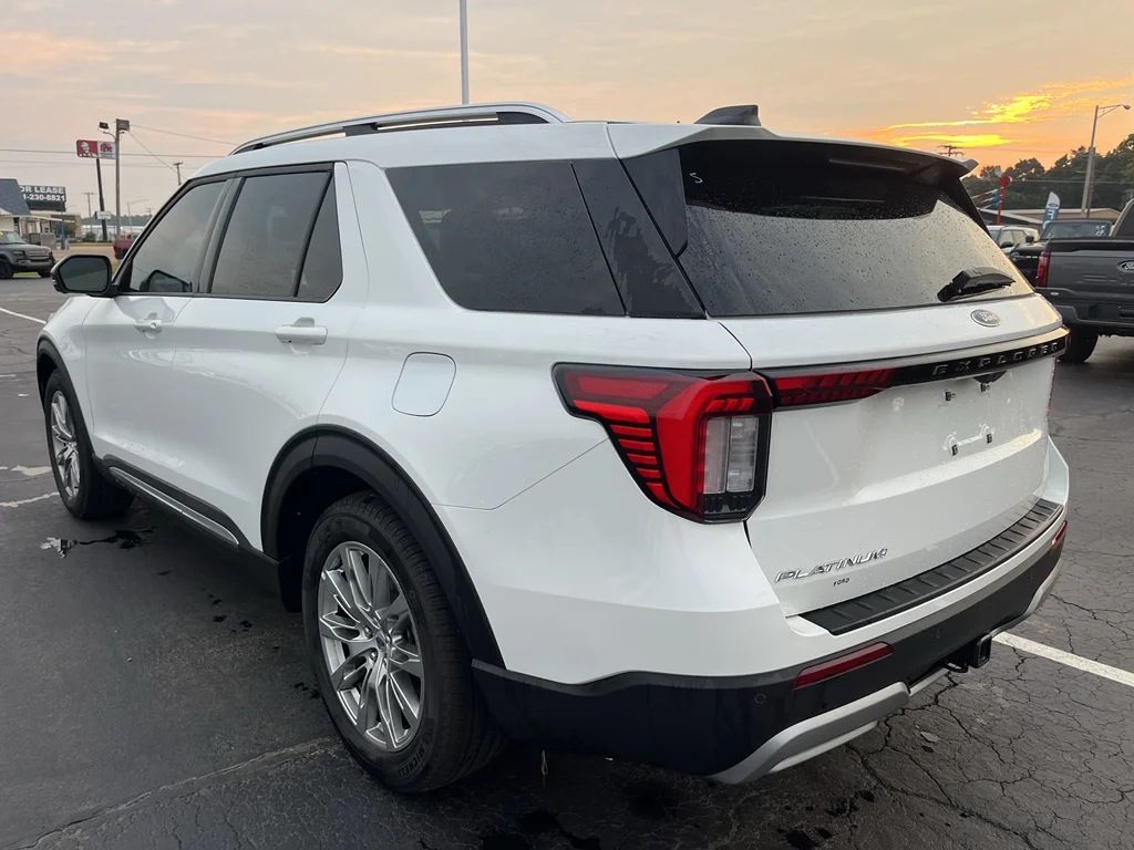 New 2026 Star White Metallic Tri-Coat Ford Platinum™ image 7