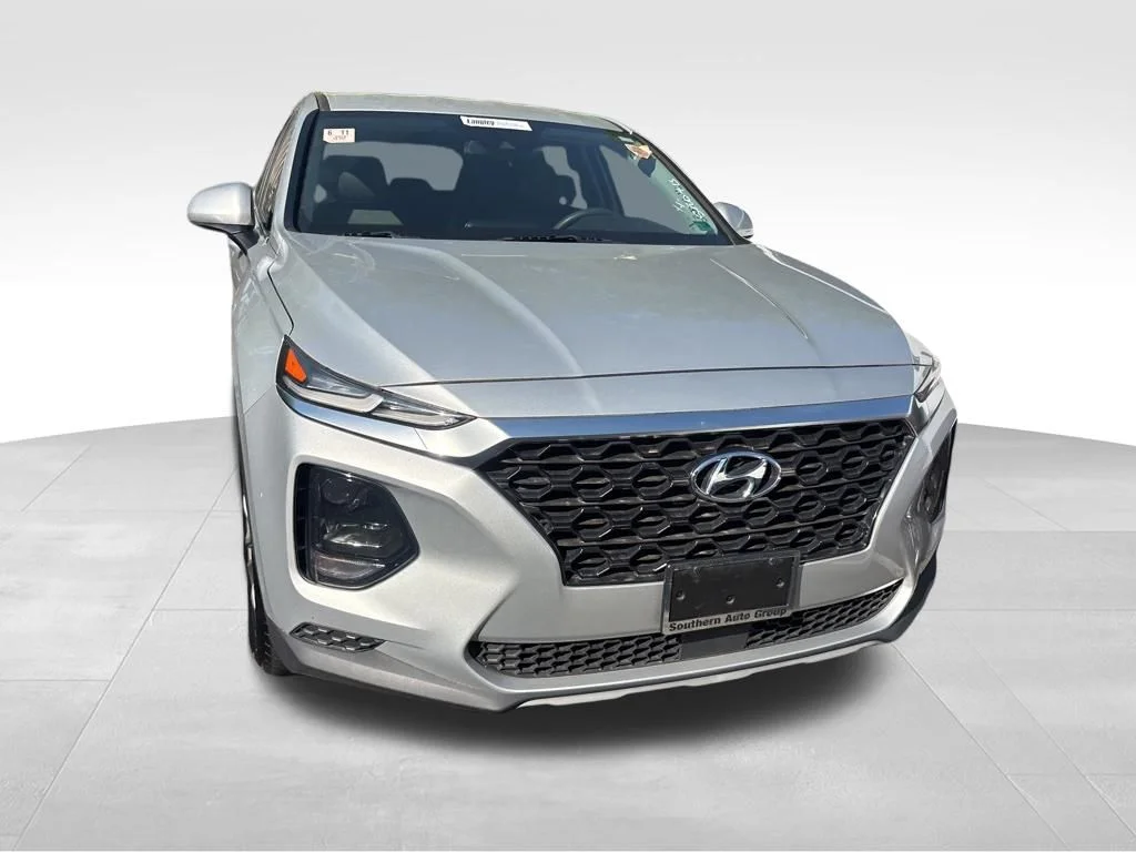 Used 2020 Silver Hyundai SE image 4