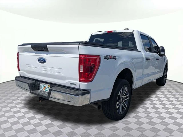 Used 2022 Oxford White Ford XLT image 3