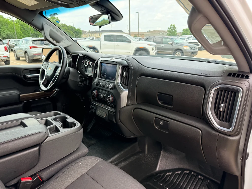 Used 2021 Summit White Chevrolet LT image 16