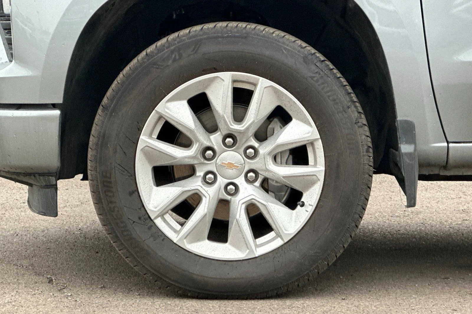 Used 2024 Gray Chevrolet Custom image 26