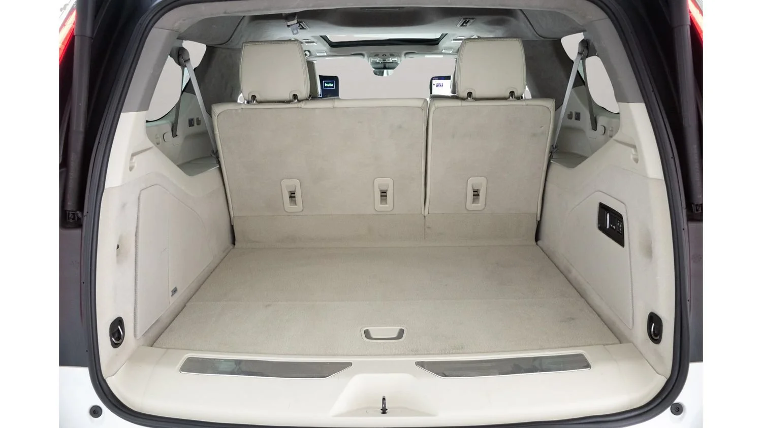 Used 2024 Crystal White Tricoat Cadillac Sport Platinum image 33