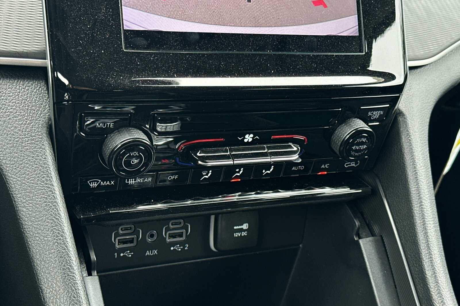 New 2023 Silver Zynith Jeep Laredo X image 19