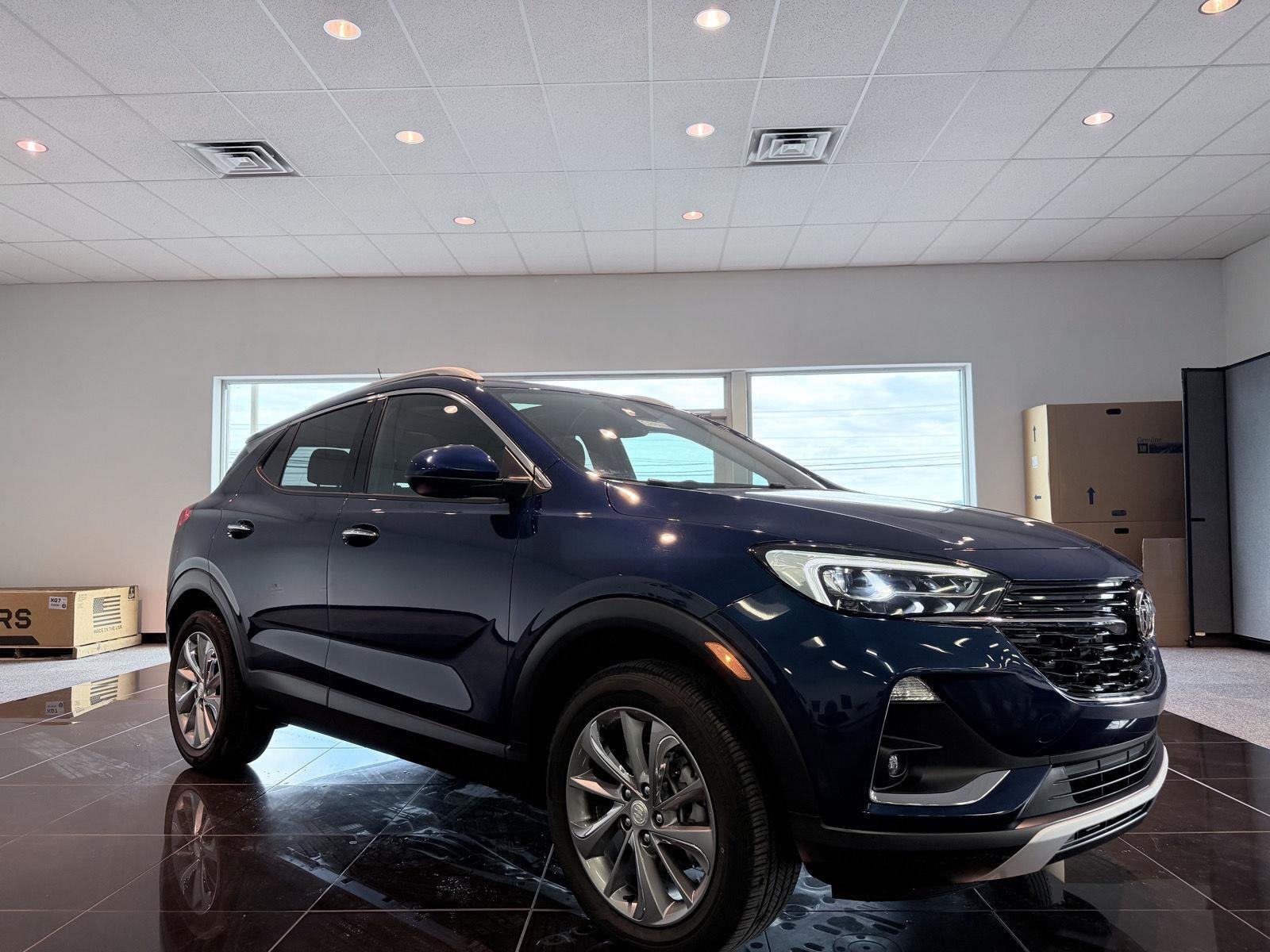 Used 2023 Sapphire Metallic Buick Essence image 9