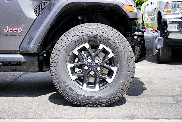 New 2026 Granite Crystal Metallic Clear-Coat Exterior Paint Jeep Rubicon image 8