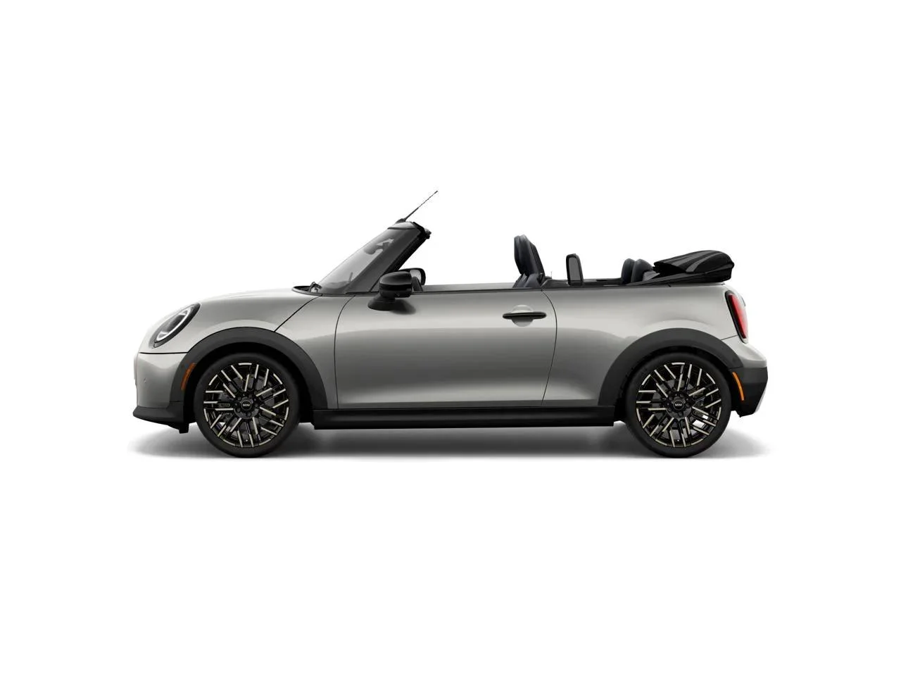 New 2026 Silver MINI Iconic image 4