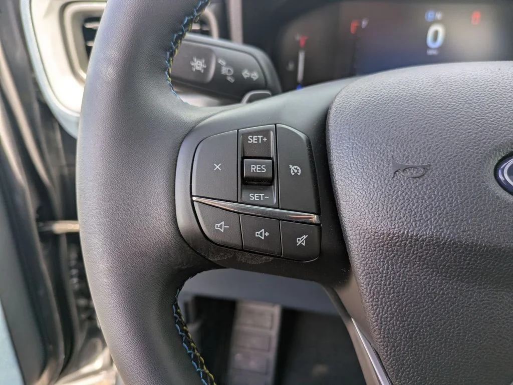 New 2026 Carbonized Gray Metallic Ford Lobo™ image 31