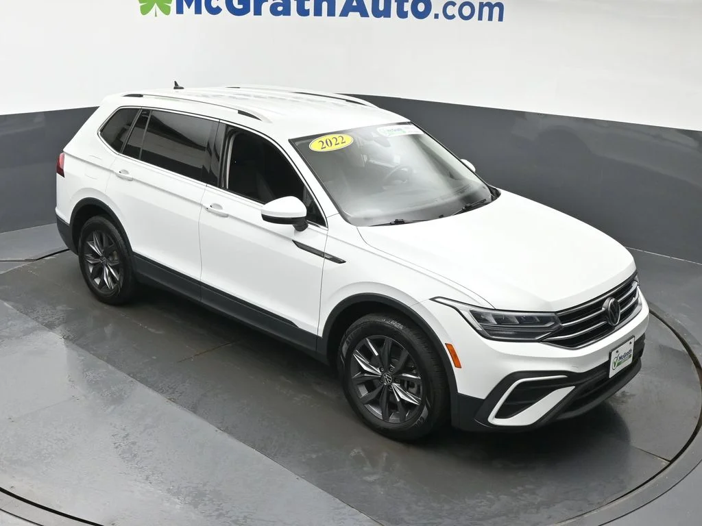 Used 2022 White Volkswagen 2.0T SE image 3
