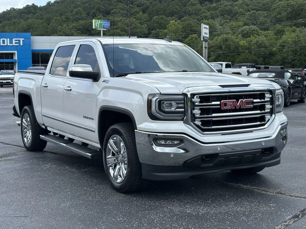 Used 2017 WHITE FROST TRICOAT GMC SLT image 4