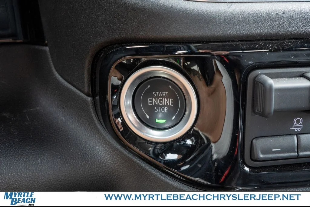 Used 2025 Lakeshore Blue Chevrolet LT image 27