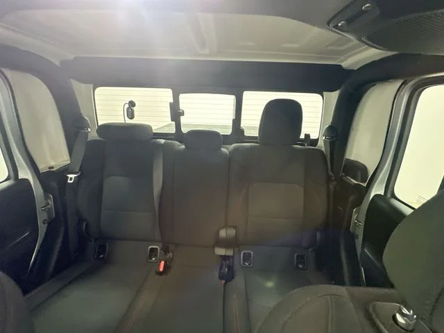 Used 2022 Silver Jeep Rubicon image 26
