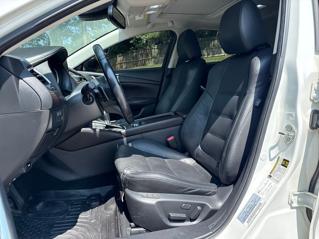 Used 2017 White Mazda Grand Touring image 11
