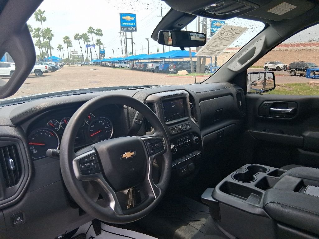 Used 2022 Silver Chevrolet Custom image 8