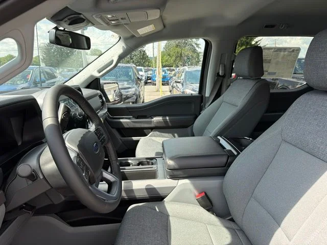 New 2026 Carbonized Gray Metallic Ford XLT image 18