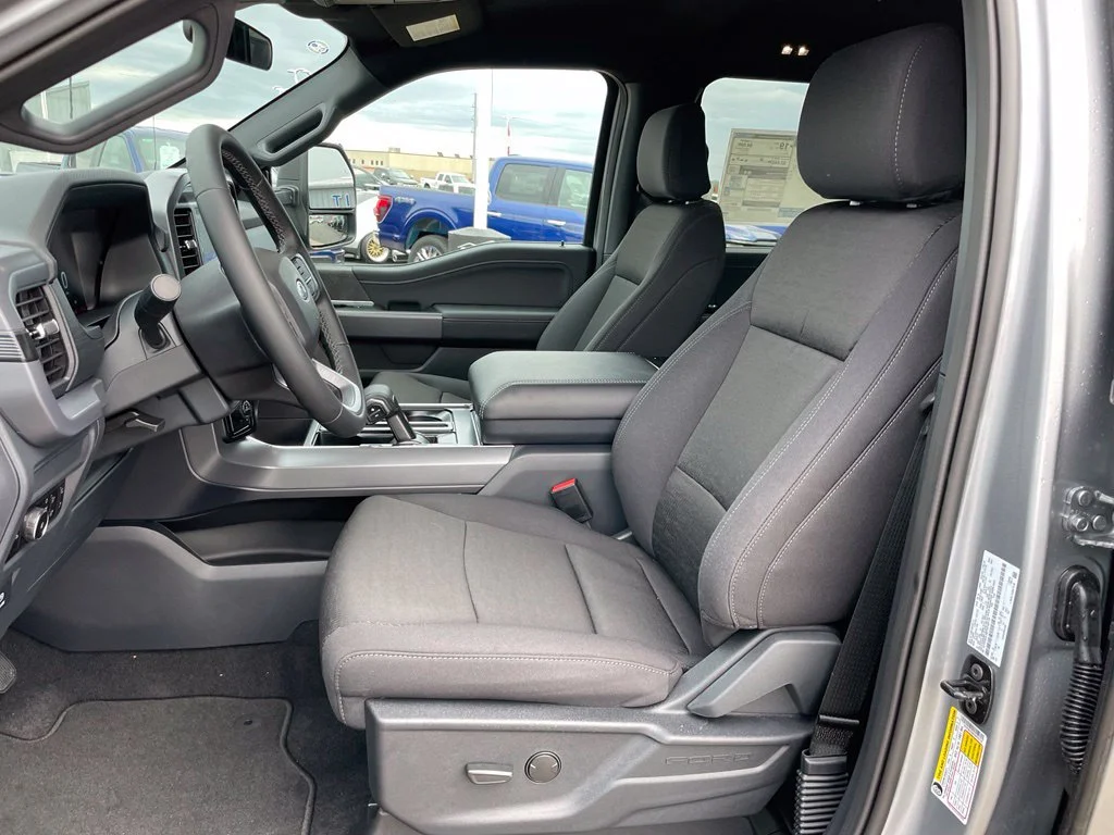 New 2026 Iconic Silver Metallic Ford XLT image 8