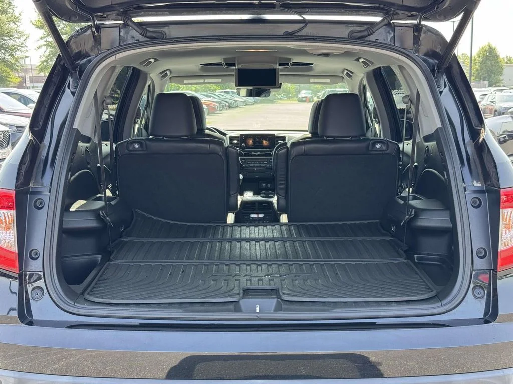 Used 2019  Honda Touring image 30