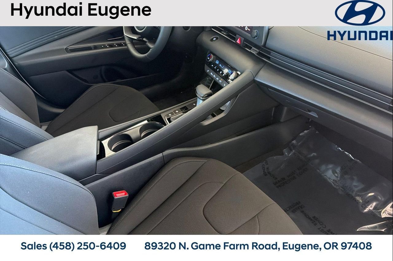 New 2026 White Hyundai SEL Sport Premium image 17