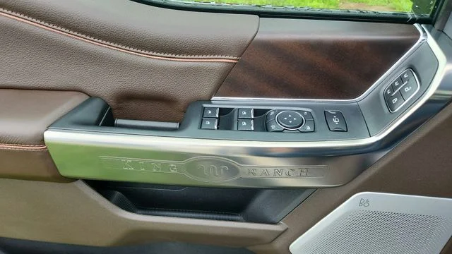 New 2026 Star White Metallic Tri-Coat Ford F-350® King Ranch® image 21