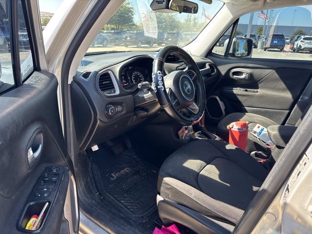 Used 2015 Glacier Metallic Jeep Latitude image 8