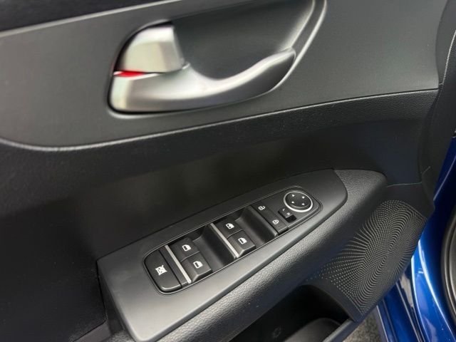 Used 2020 Blue Kia LXS image 16