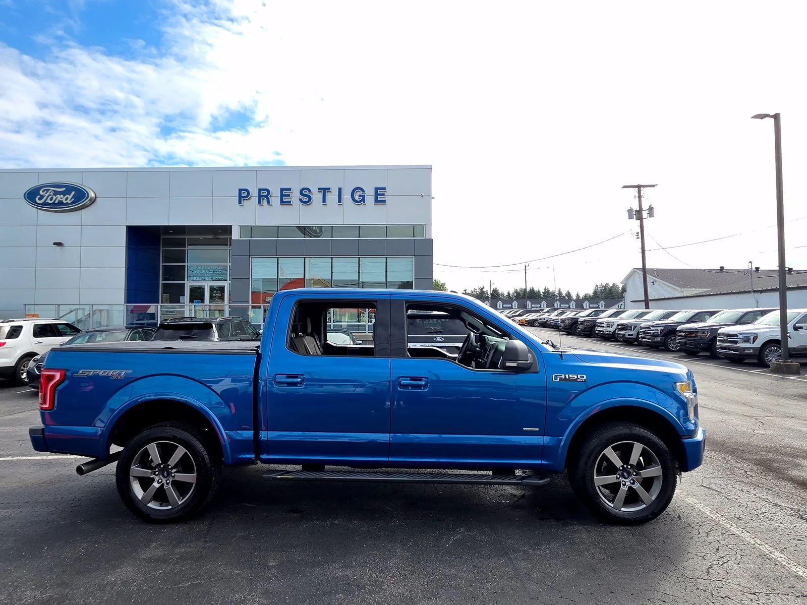 Used 2016 Blue Flame Metallic Ford XLT image 3