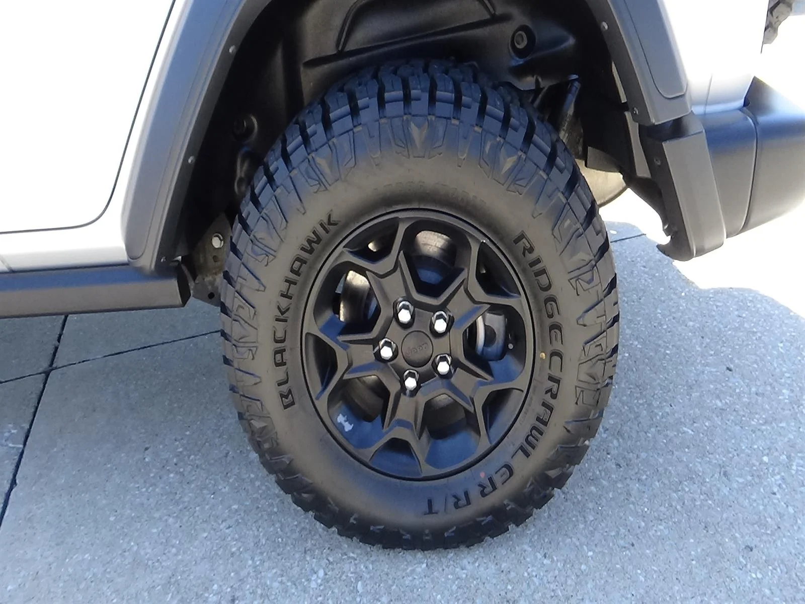 Used 2023 Silver Zynith Clear Coat (pse) Jeep Willys 4xe image 10
