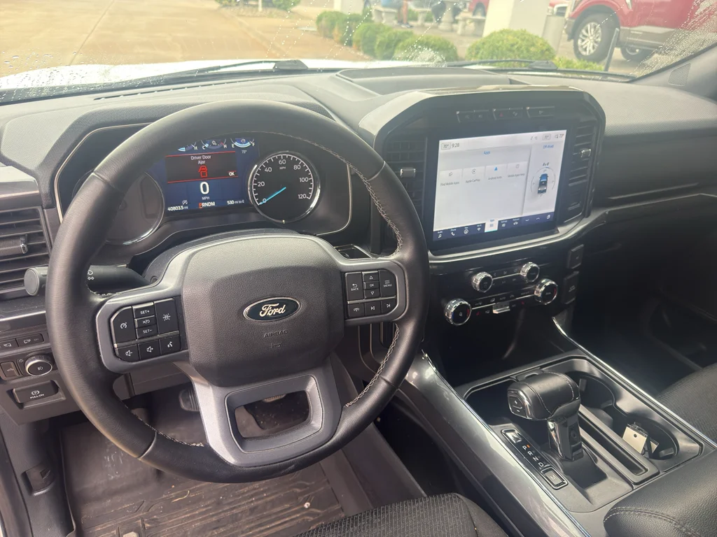 Used 2023 Oxford White Ford XLT image 3