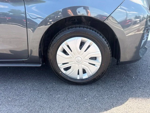 Used 2024 Gray Mitsubishi ES image 12
