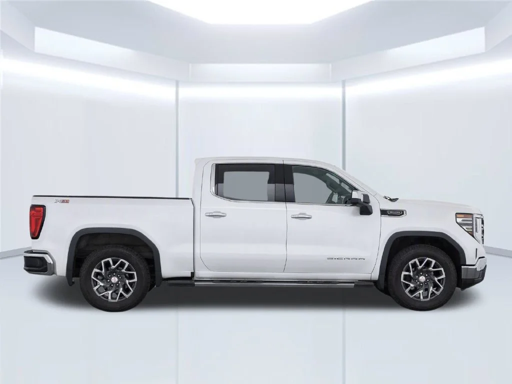 Certified Used 2022 White GMC SLT image 11