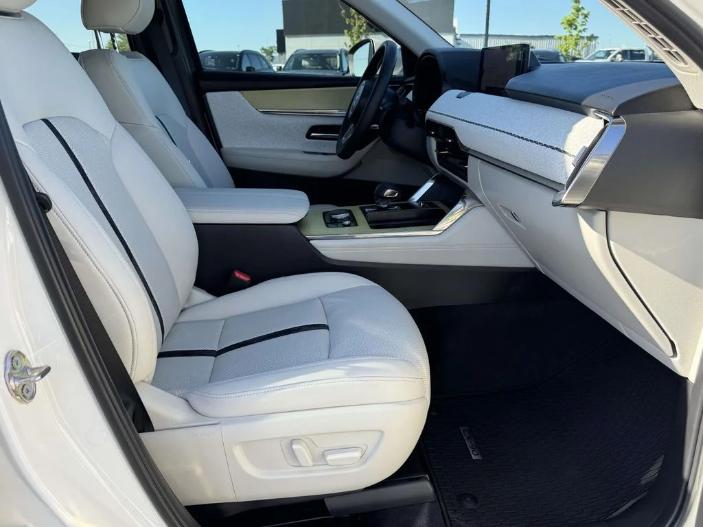 2026 Mazda CX-90 Premium Plus Package - Photo 16