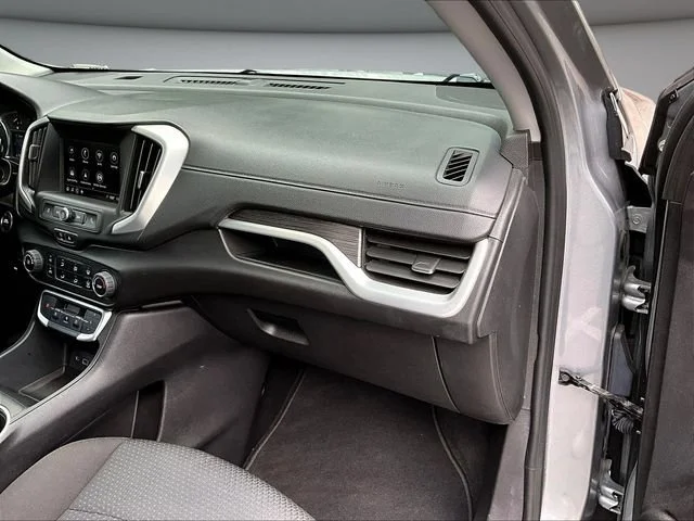 Certified Used 2024 Sterling Metallic GMC SLE image 27